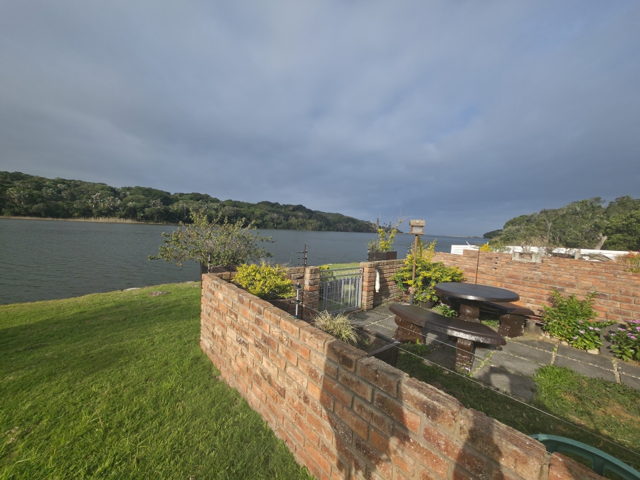 2 Bedroom Property for Sale in Bonza Bay Eastern Cape